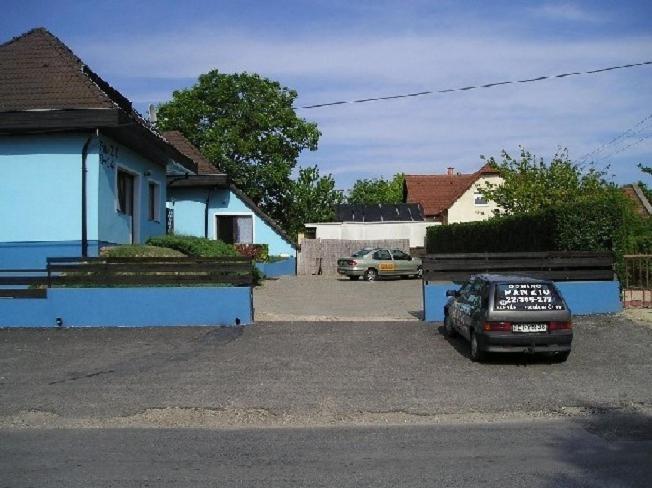 Bed and Breakfast Domino Panzio à Székesfehérvár Extérieur photo